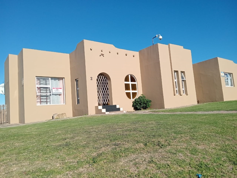 3 Bedroom Property for Sale in Wavecrest Eastern Cape